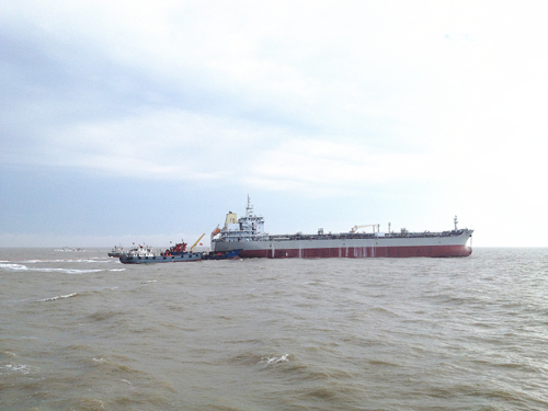 南黃海舉行大規模海上搜救綜合演習