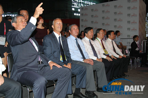 歐米茄細數分秒 邁向激情時刻 <BR>2014南京青年奧運會倒計時一周年慶典在寧舉辦