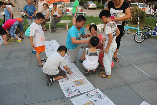 社區(qū)演繹“環(huán)保時(shí)裝秀” 揚(yáng)大學(xué)子將垃圾分類知識(shí)帶進(jìn)社區(qū)