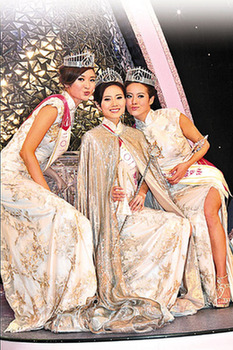 2011港姐決賽三甲出爐 “翻版陳法拉”淡定奪冠