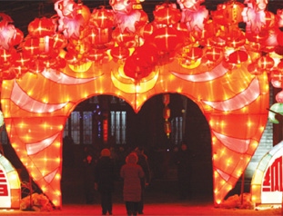 2010沈陽冰雪節(jié)開幕 市民盡享冰雪盛宴