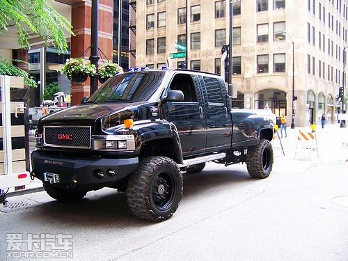 大匯總 說(shuō)說(shuō)《變形金剛3》中的那些車(chē)