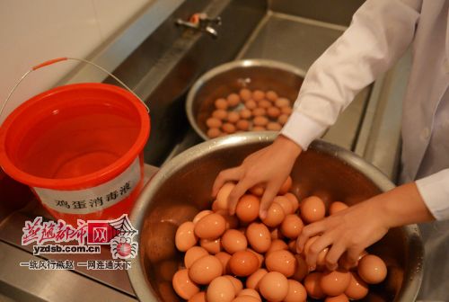 記者全程跟蹤三萬英尺上航空餐制作流程