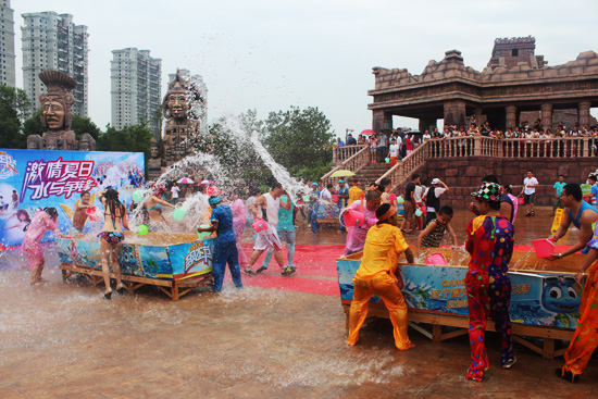 沈陽(yáng)方特飆水節(jié)暨歌王挑戰(zhàn)賽震撼亮相