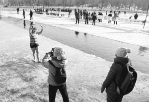 沈陽首個冬泳基地落戶勞動公園