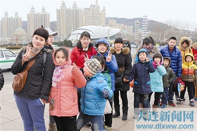 100多個外來務(wù)工人員家庭游覽大連