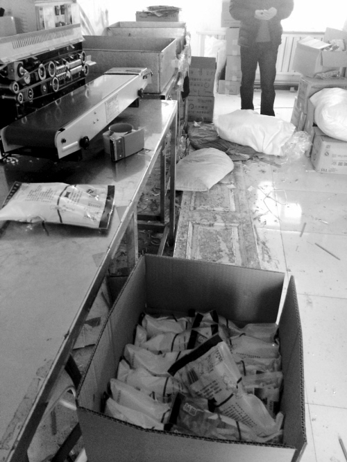 黑加工點藏身廢棄養殖場 鴨肉混羊油炮制羊肉片