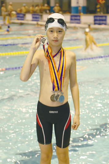8歲沈陽游泳小天才“叫板”寧澤濤