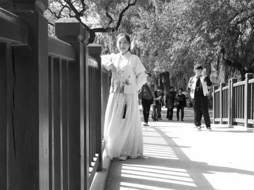 遼寧大學“漢服萌妹”網(wǎng)絡(luò)走紅