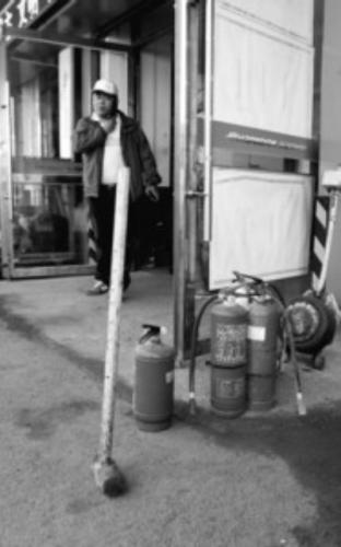 沈陽:256公交起火 二十余乘客前門逃生