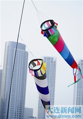 大連：且看風箏斗“炫”（圖）