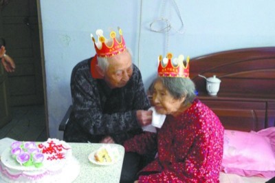 看遼寧5對(duì)百歲夫妻“長(zhǎng)相守”秘訣(圖)