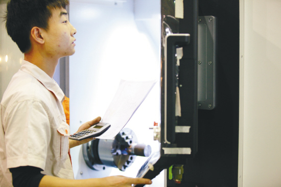 沈陽：超級(jí)技工電視技能大賽舉行（圖）