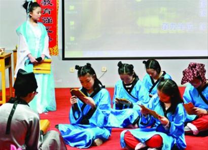 沈陽(yáng)：穿漢服誦讀國(guó)學(xué)經(jīng)典