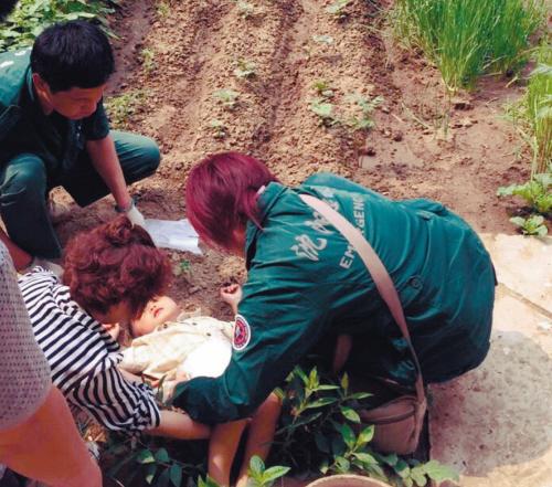 沈陽:2歲童4樓墜下 萬幸僅僅小擦傷(圖)