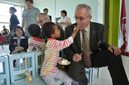 沈陽國際皇冠假日酒店六·一兒童節福利院愛心活動