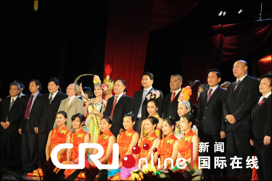 旅法僑界舉辦盛大文藝演出 慶祝國慶61周年