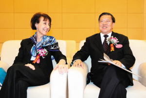 首屆于家堡論壇年會舉行：暢談中國入世十周年