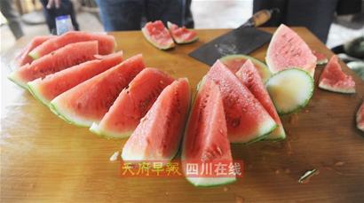 “膨大劑”風(fēng)波重創(chuàng)成都西瓜 “口口脆”大量滯銷(xiāo)