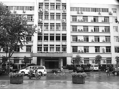 四川廣元黨政辦公樓震后成危樓 修補后繼續使用至今