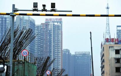 成都二三環(huán)間開(kāi)始新尾號(hào)限行 本周暫不逗硬處罰