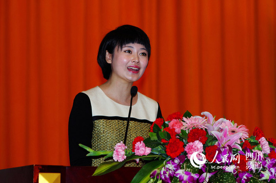 記者講述四川藏區一線電力工人背后故事 觀眾感動流淚