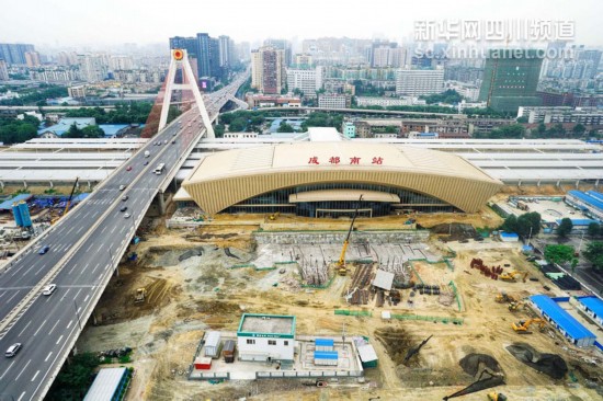 航拍：白云下的四川是這樣的！