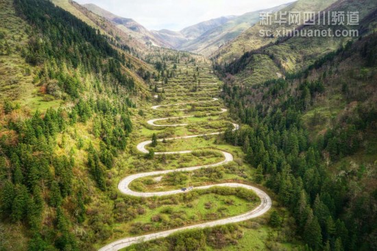 航拍：白云下的四川是這樣的！