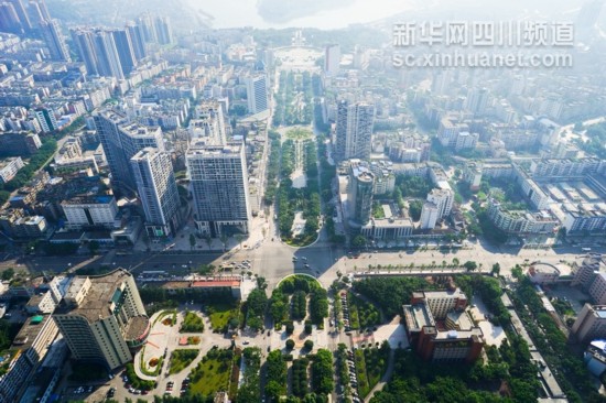 航拍：白云下的四川是這樣的！