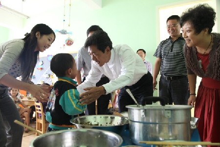 祝福送進校 汶川同慶第二十七個教師節