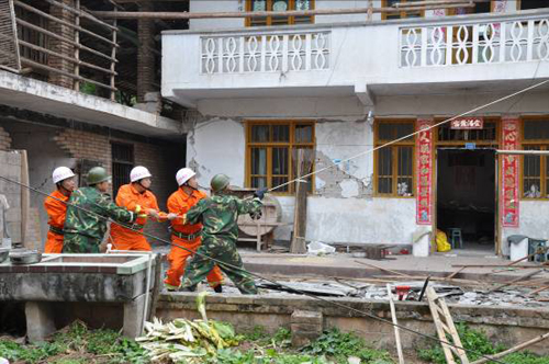 東汽赴雅安災區救援隊完成任務順利返回