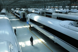 中國造出世界最快高寒動(dòng)車組 時(shí)速達(dá)350公里