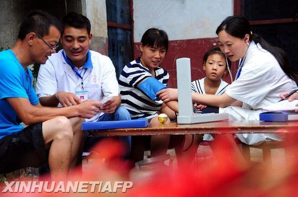 山東郯城“簽約醫生”走進農家