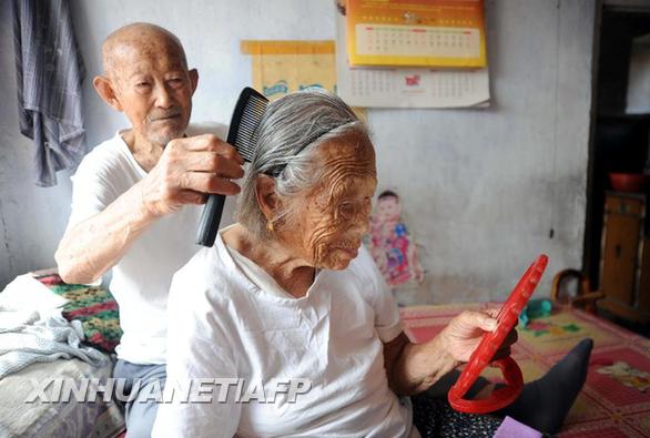 “橡樹婚”夫妻攜手第83個七夕節(jié)