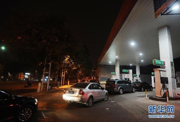 我國再次調整成品油價格 汽柴油價格每升上漲約4毛錢