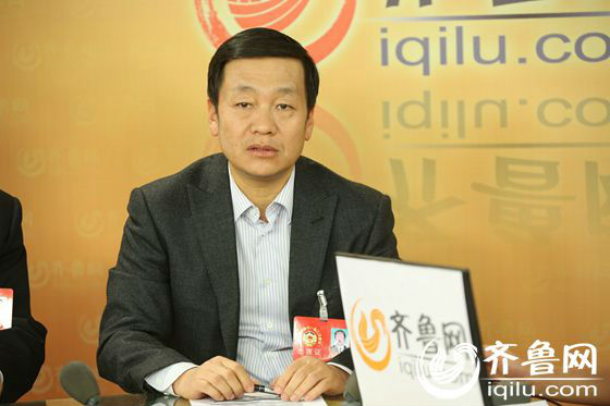 政協委員熱議“新常態”：政府要簡政放權適應新常態