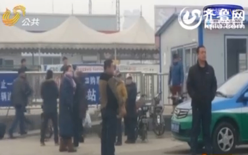 記者暗訪德州火車站亂象 包裝扒雞只有雞架且已變質(zhì)