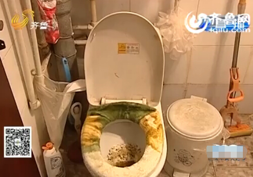 濟南南全福老東區化糞池被堵 一樓住戶馬桶污水外溢
