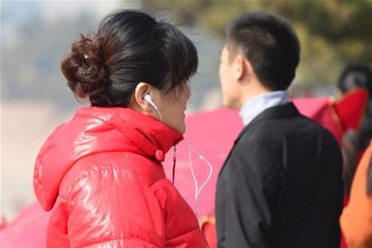 青島8萬人有聽力障礙:10歲娃長期用耳機致耳聾