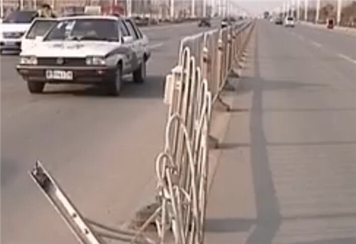 德州男子無證駕駛釀事故 逃竄被攔咬傷對(duì)方手指