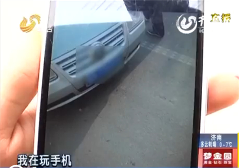 濟南:粗心大學生出租車上丟了包“一張照片”幫大忙