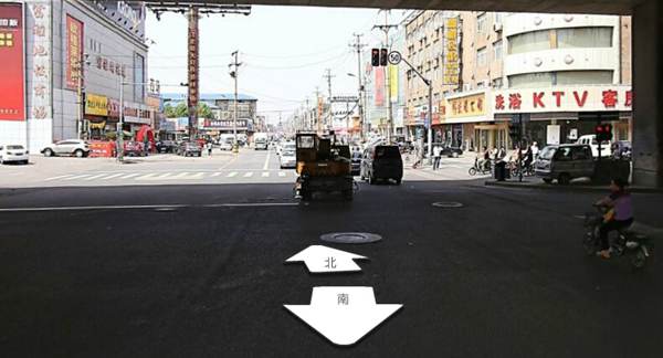 濟(jì)南水屯路南機(jī)動(dòng)車(chē)不主動(dòng)避讓行人 民警將調(diào)整信號(hào)燈