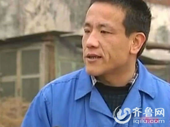 威海“裸捐哥”的草根慈善：申請加班 撿廢品賣錢