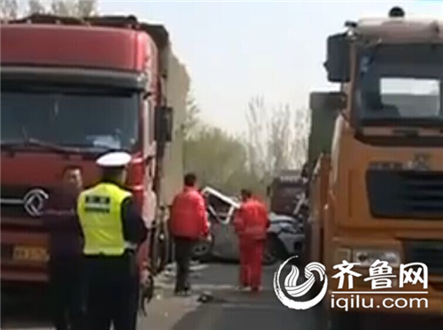 濟南兩輛大車擠扁小越野 車輛報廢兩人受傷