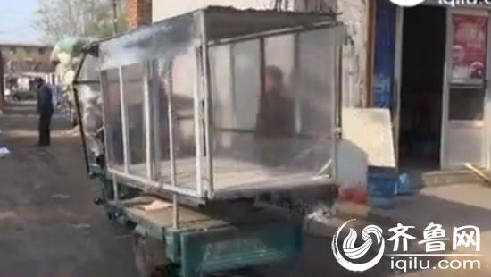 濟(jì)南女子騎三輪回家被堵路口 勸人挪車(chē)遭對(duì)方暴打