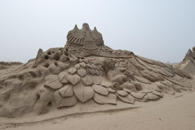 濰坊市首座沙雕公園亮相國(guó)家級(jí)濱海開發(fā)區(qū)