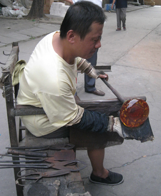 博山琉璃受青睞 產(chǎn)品出口40多個(gè)國家和地區(qū)(圖)