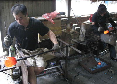 博山琉璃受青睞 產(chǎn)品出口40多個(gè)國家和地區(qū)(圖)