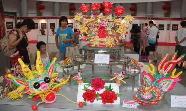 民間藝術展 添彩招遠黃金節