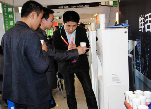 第十三屆中國(guó)（山東）創(chuàng)富項(xiàng)目展開(kāi)幕 海內(nèi)外知名品牌發(fā)布投資項(xiàng)目